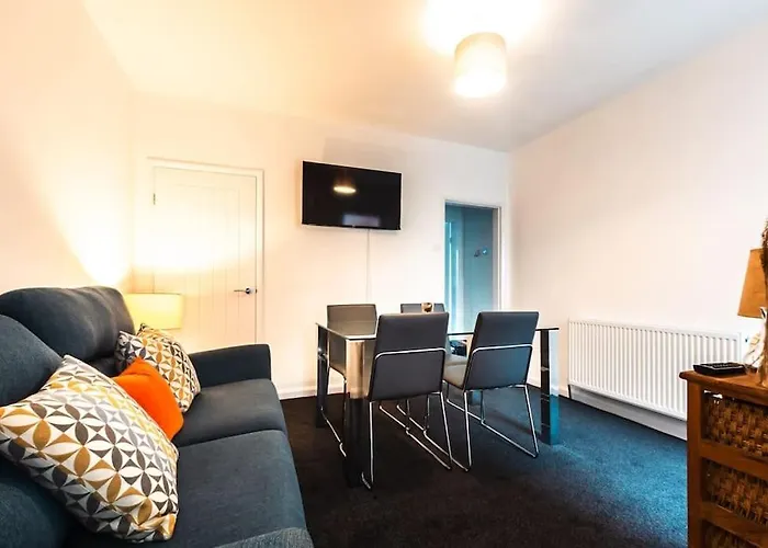 Modern House In Central Southampton With Private Off-Road Parking - Newly Refurbished - Great For Contractors, Friends & Families