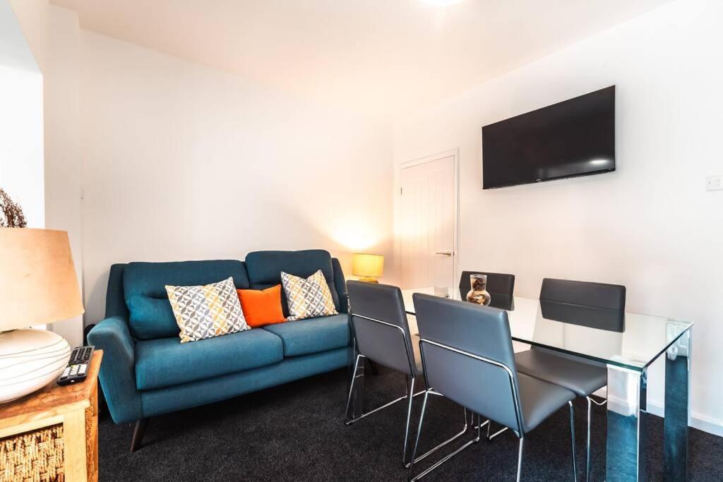 Modern House In With Private Off-road Parking - Newly Refurbished - Great For Contractors, Friends & Families * Southampton
