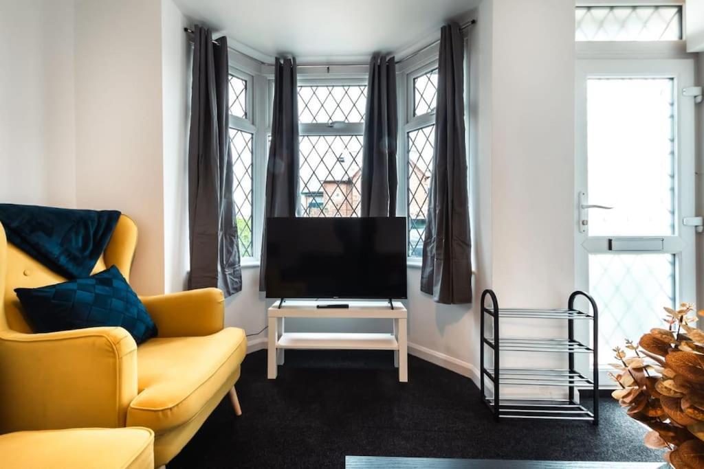 Modern House In With Private Off-road Parking - Newly Refurbished - Great For Contractors, Friends & Families Сasa de vacaciones Southampton
